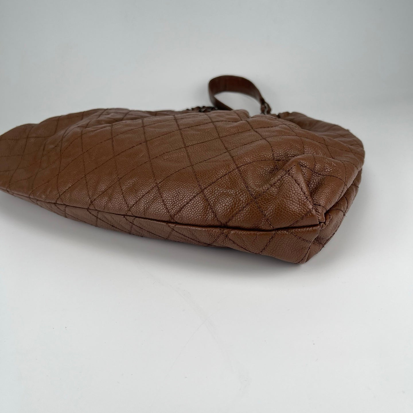 Chanel Brown Caviar Leather Chain Shoulder Bag [Used]
