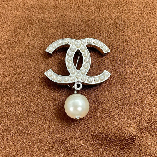 Chanel Pearl Drop Pendant Brooch[Used]