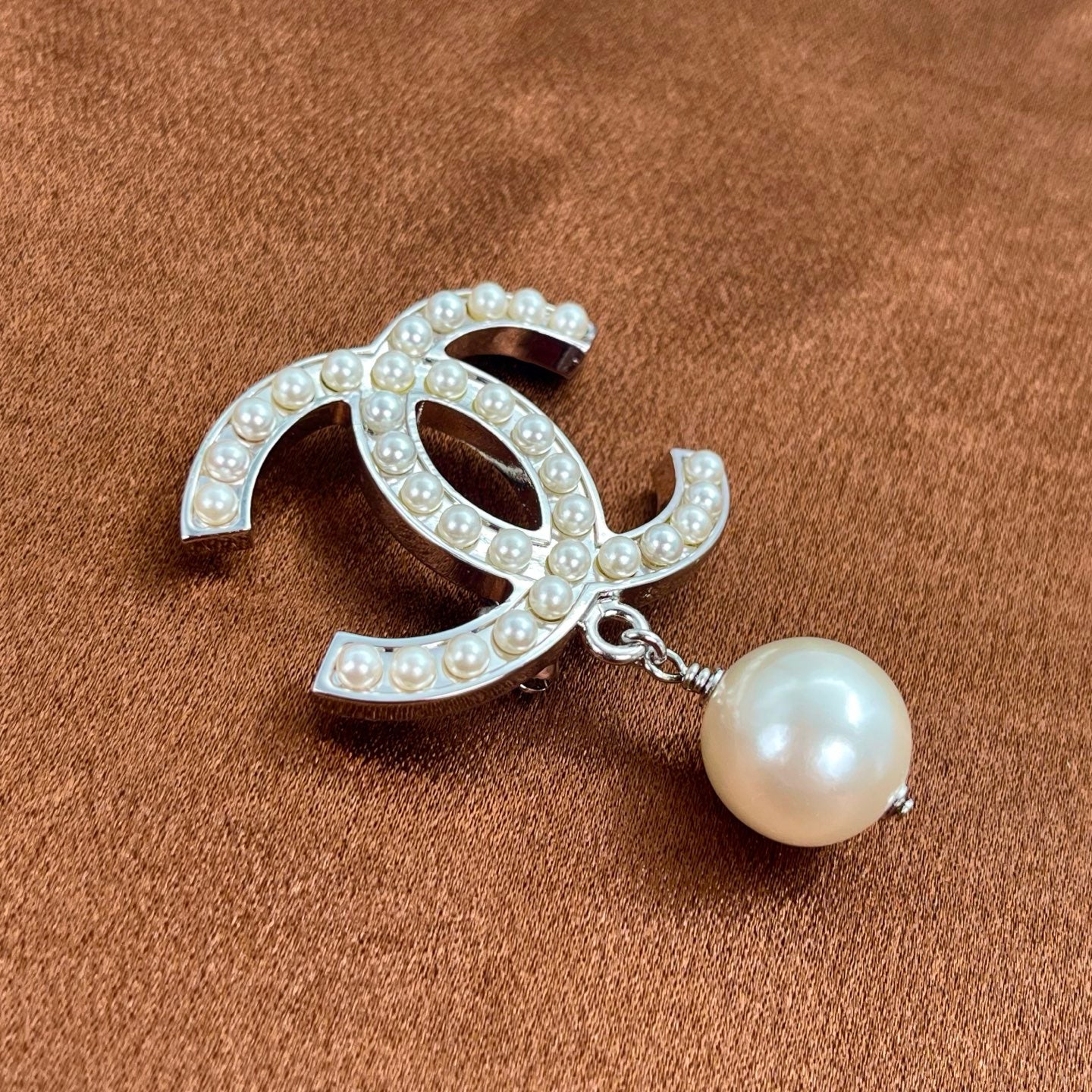 Chanel Pearl Drop Pendant Brooch[Used]