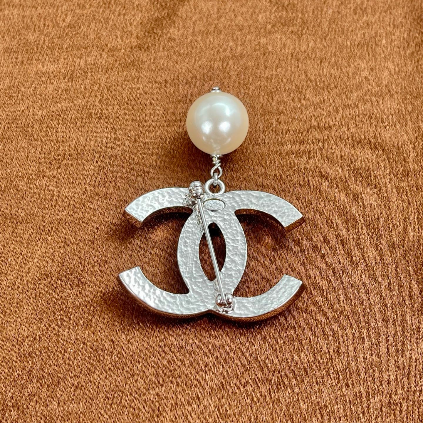 Chanel Pearl Drop Pendant Brooch[Used]