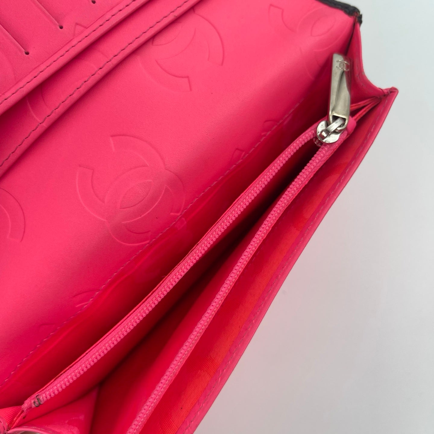 Chanel Cambon Ligne Bi-Fold Long Wallet – Black / Neon Pink[Used]