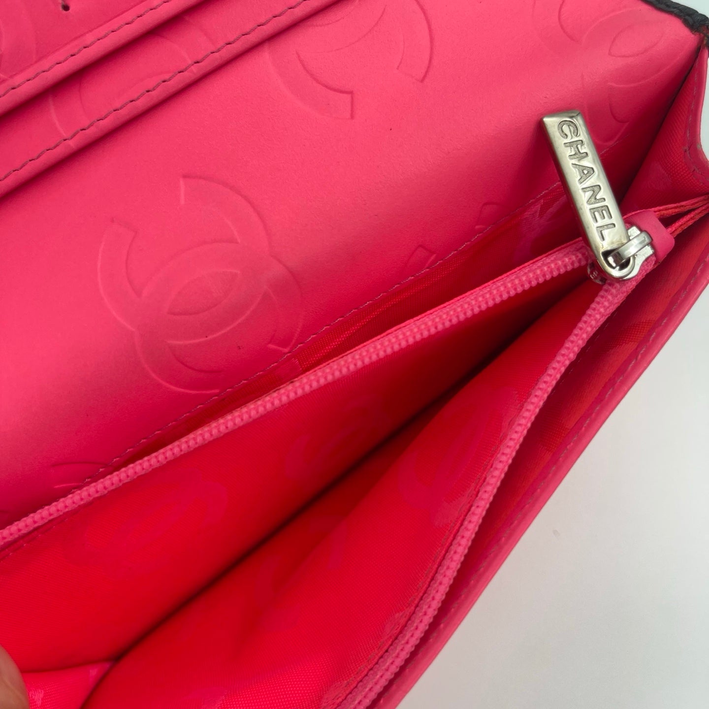 Chanel Cambon Ligne Bi-Fold Long Wallet – Black / Neon Pink[Used]