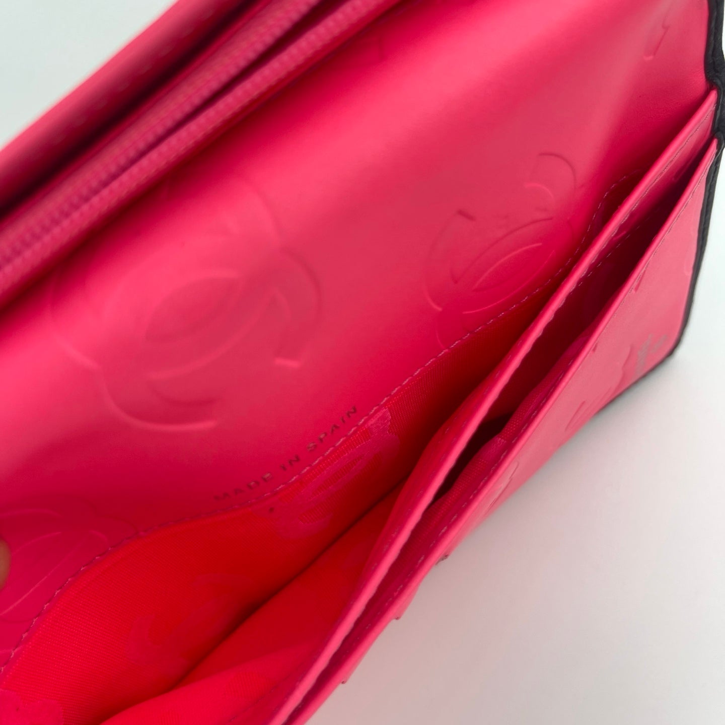 Chanel Cambon Ligne Bi-Fold Long Wallet – Black / Neon Pink[Used]