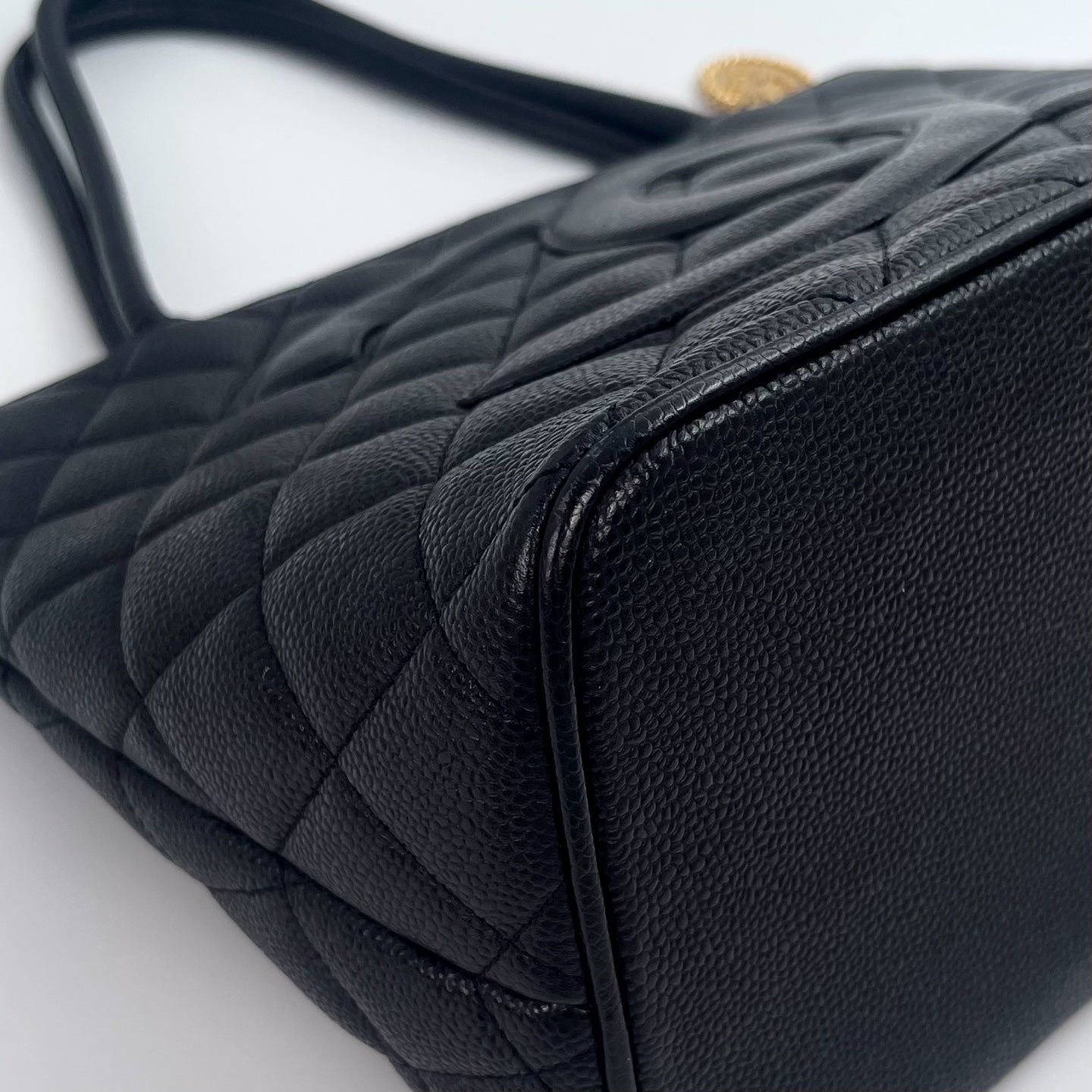 Chanel Caviar Leather Executive Cerf Tote – Black / Gold-tone [Used]