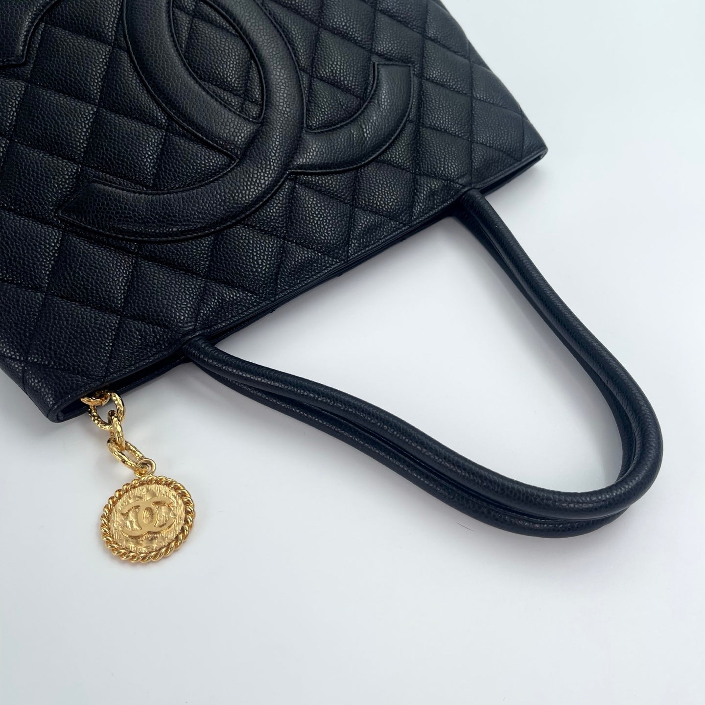 Chanel Caviar Leather Executive Cerf Tote – Black / Gold-tone [Used]