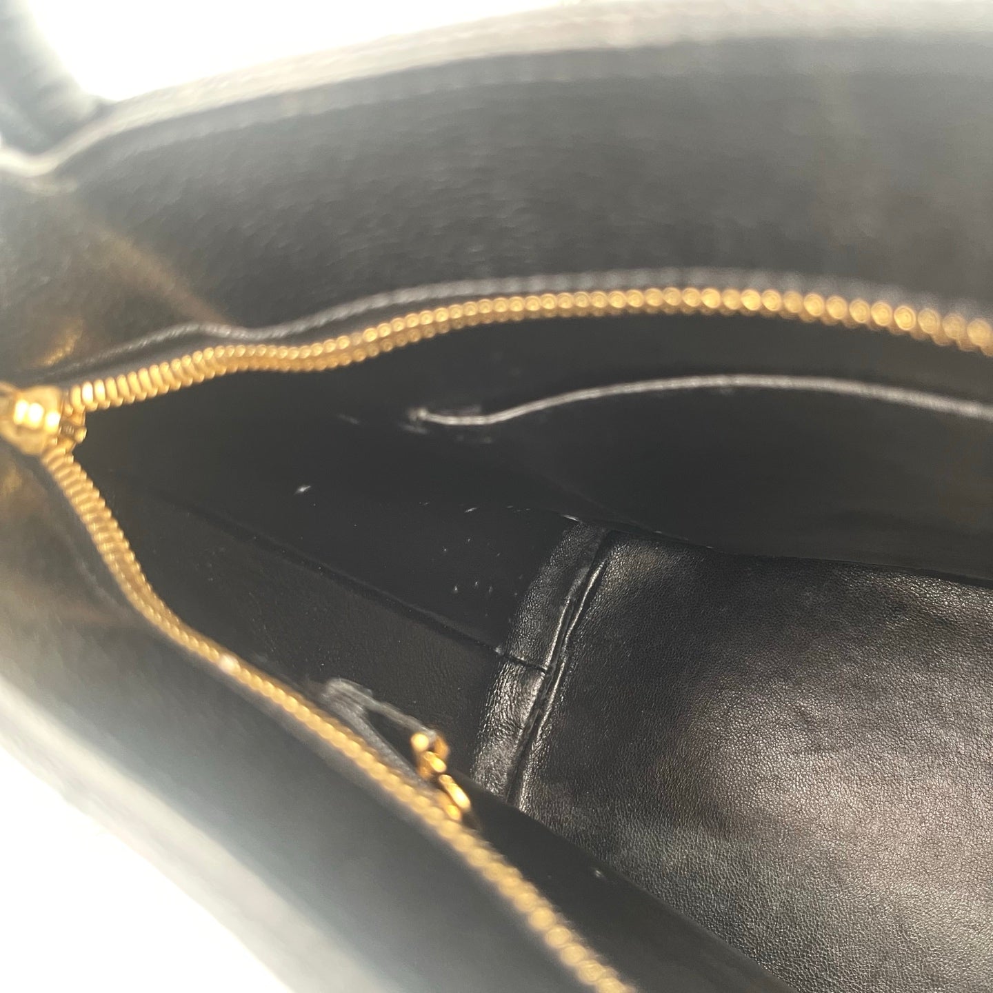 Chanel Caviar Leather Executive Cerf Tote – Black / Gold-tone [Used]