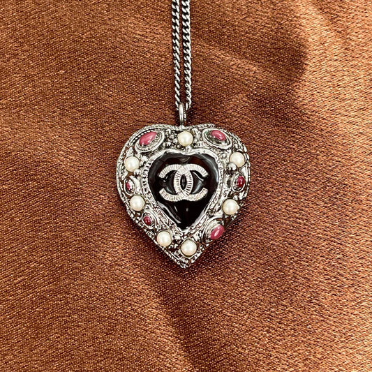Chanel Heart Pendant Necklace with Pearl & Enamel – Gunmetal Gray [Used]