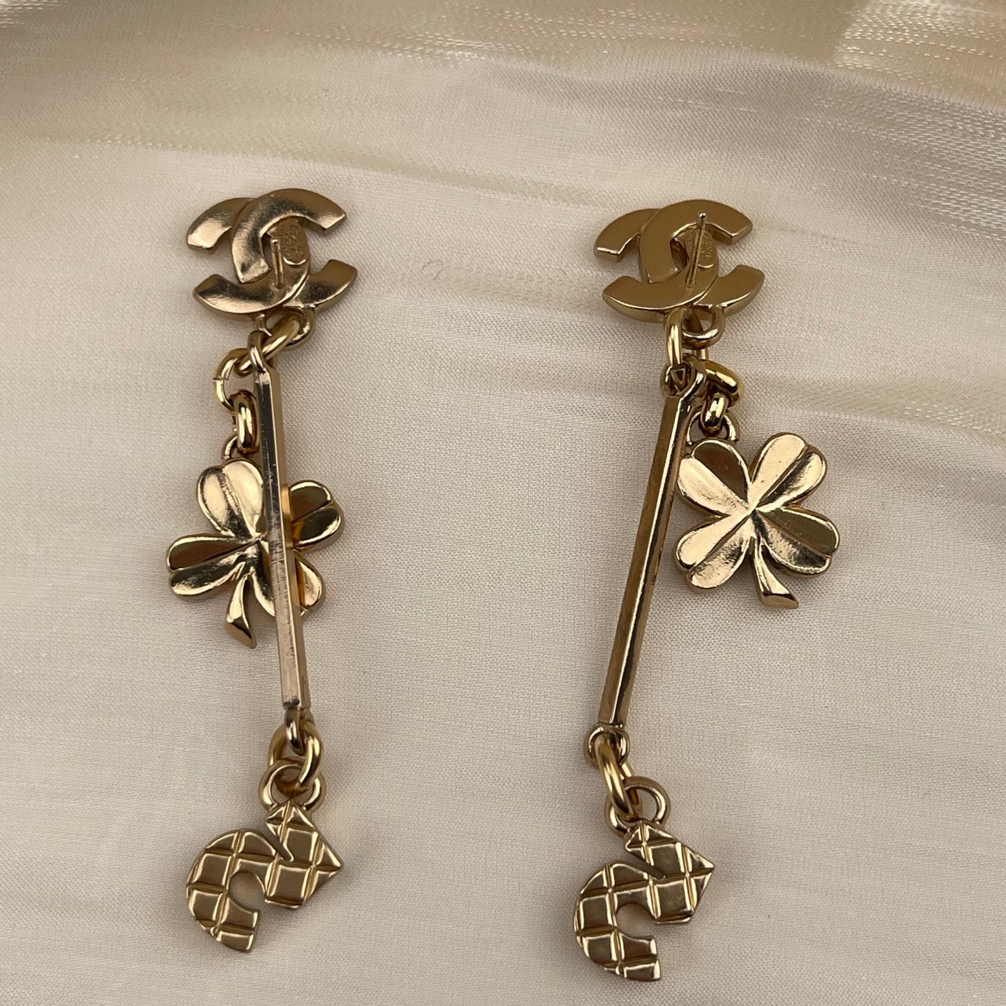 Chanel Clover & No.5 Dangle Earrings – Gold-tone [Used]