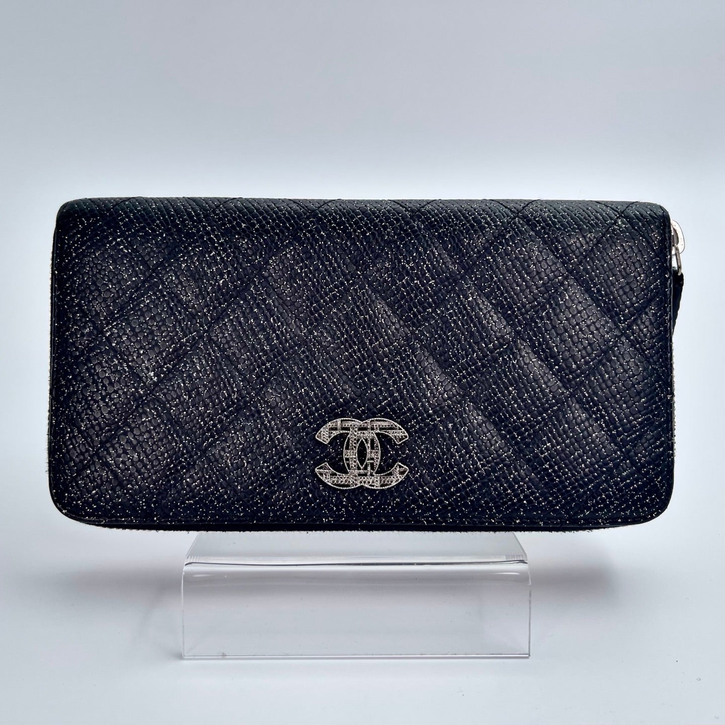 Chanel Caviar Long Wallet with Glitter CC Cut-Out & Quilted Design – Black/Silver [Used]