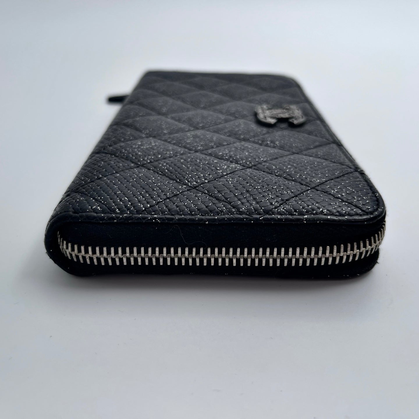 Chanel Caviar Long Wallet with Glitter CC Cut-Out & Quilted Design – Black/Silver [Used]