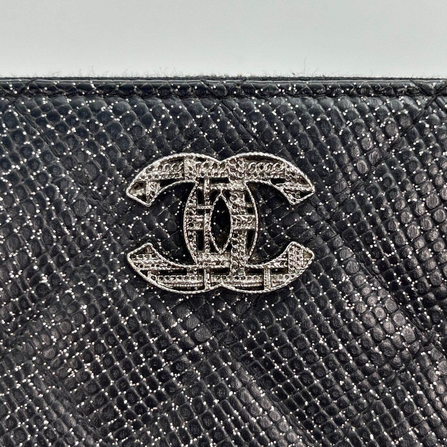 Chanel Caviar Long Wallet with Glitter CC Cut-Out & Quilted Design – Black/Silver [Used]