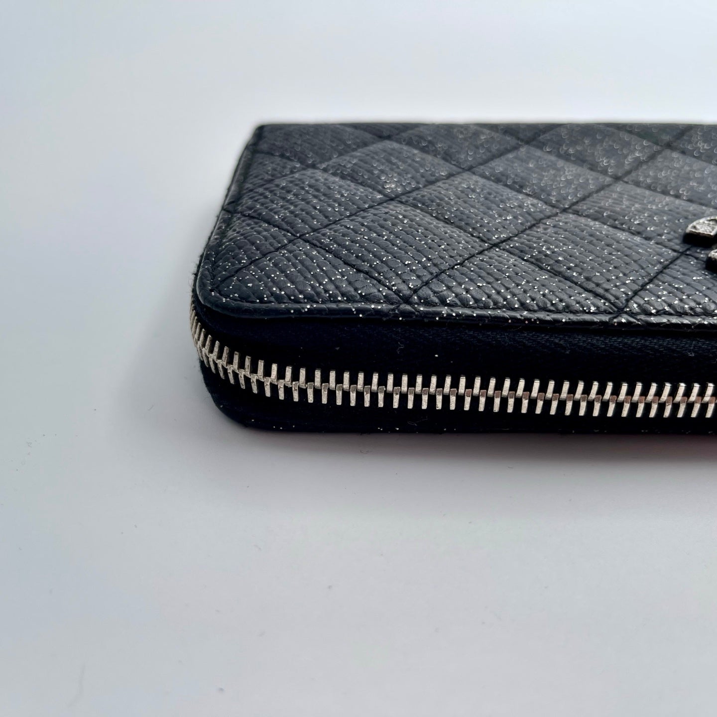 Chanel Caviar Long Wallet with Glitter CC Cut-Out & Quilted Design – Black/Silver [Used]