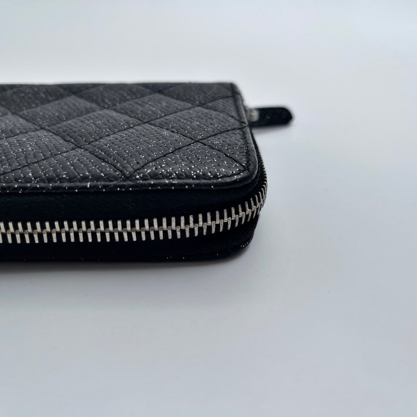 Chanel Caviar Long Wallet with Glitter CC Cut-Out & Quilted Design – Black/Silver [Used]