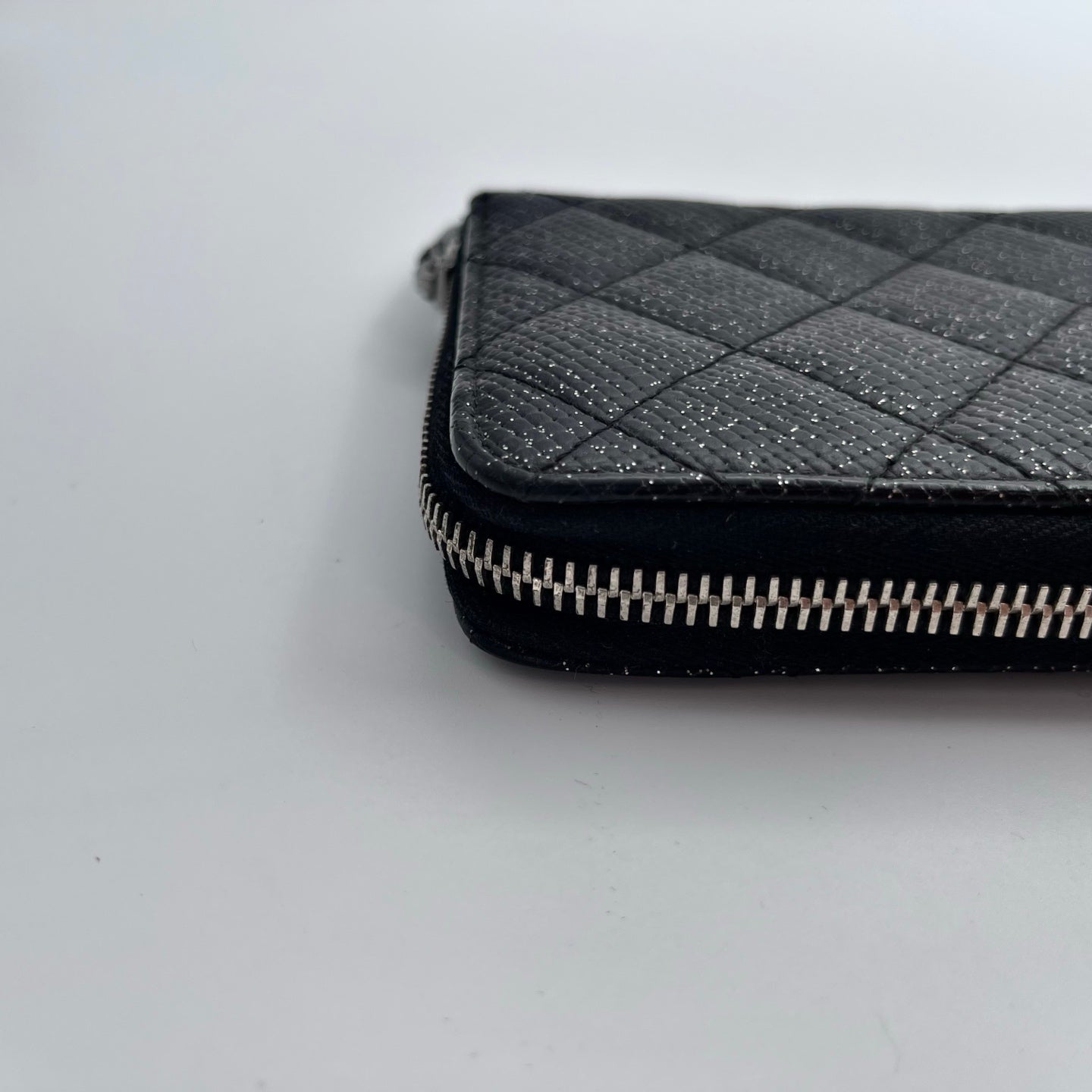 Chanel Caviar Long Wallet with Glitter CC Cut-Out & Quilted Design – Black/Silver [Used]