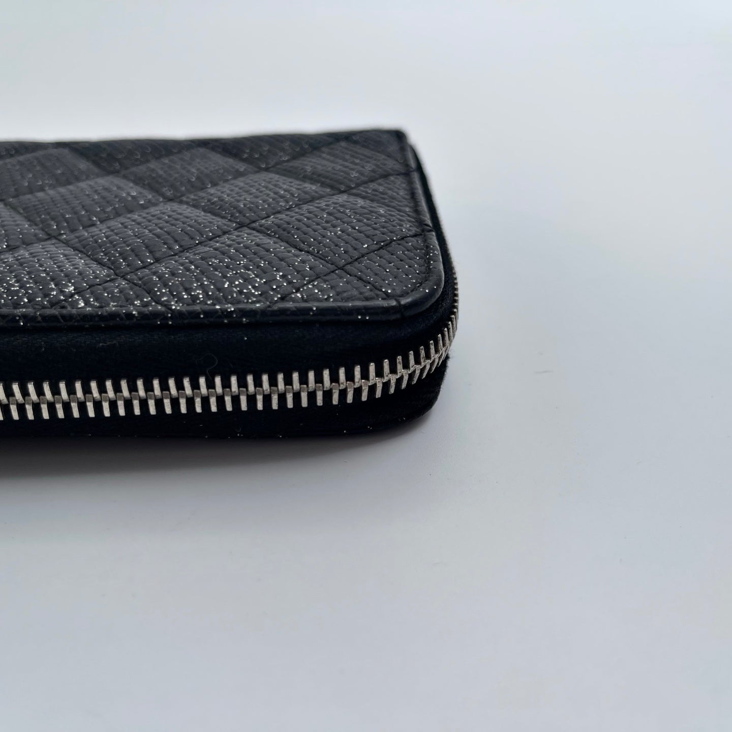 Chanel Caviar Long Wallet with Glitter CC Cut-Out & Quilted Design – Black/Silver [Used]