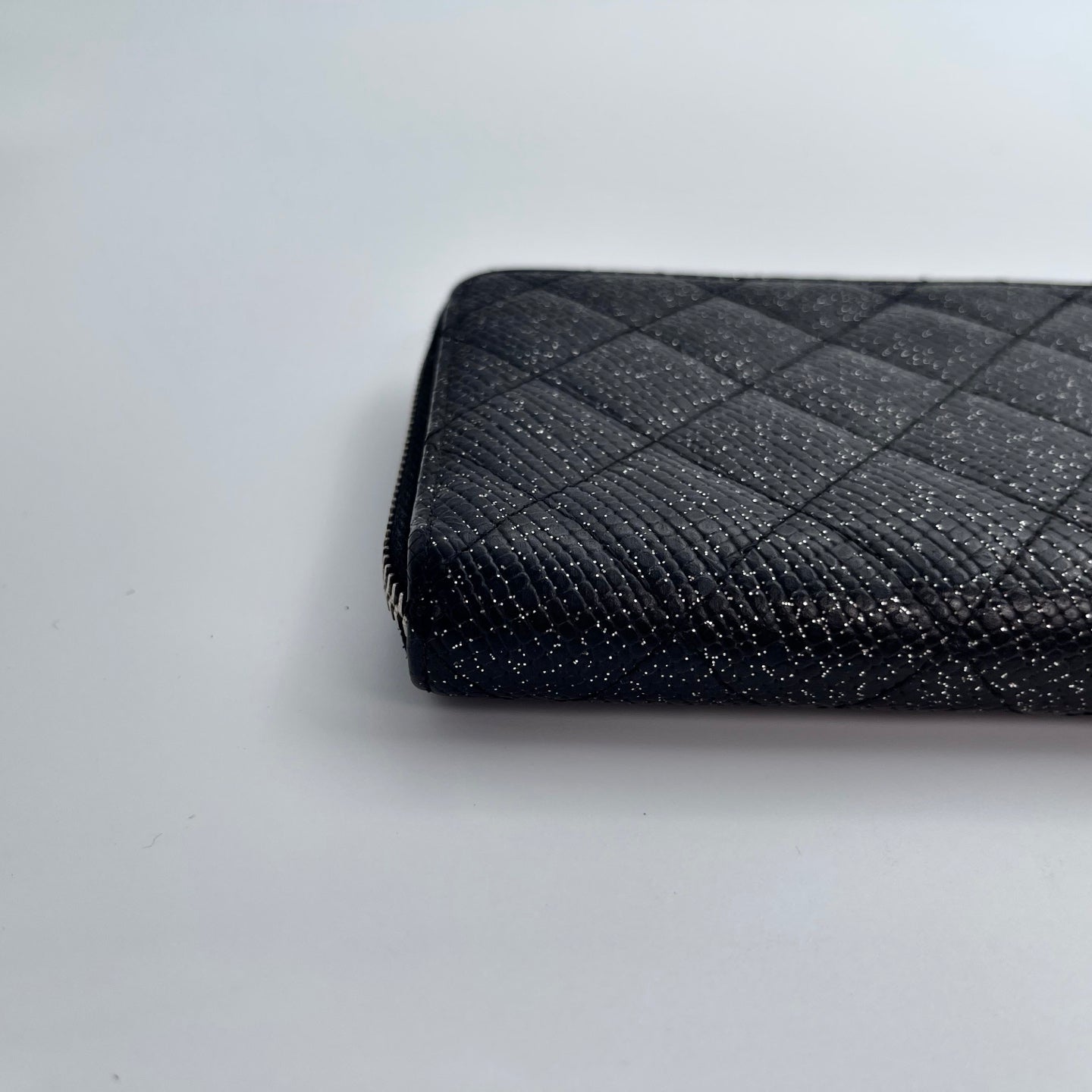 Chanel Caviar Long Wallet with Glitter CC Cut-Out & Quilted Design – Black/Silver [Used]