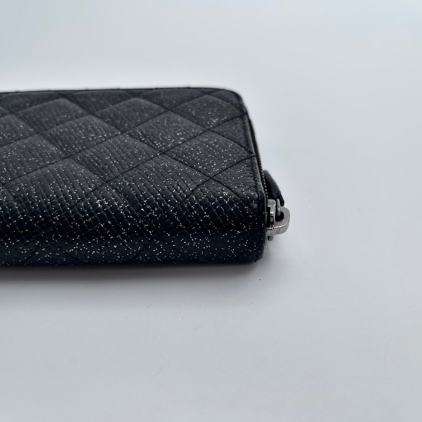 Chanel Caviar Long Wallet with Glitter CC Cut-Out & Quilted Design – Black/Silver [Used]