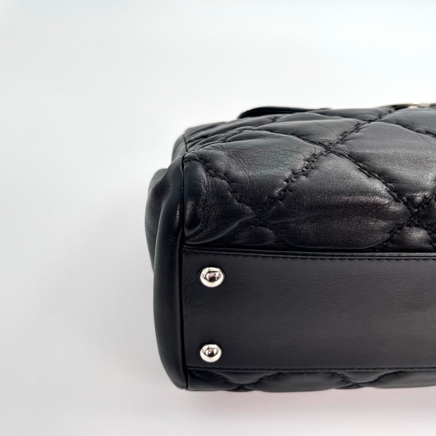 Chanel Caviar Leather Out-Seam Enamel Buckle Shoulder Tote – Black [Used]