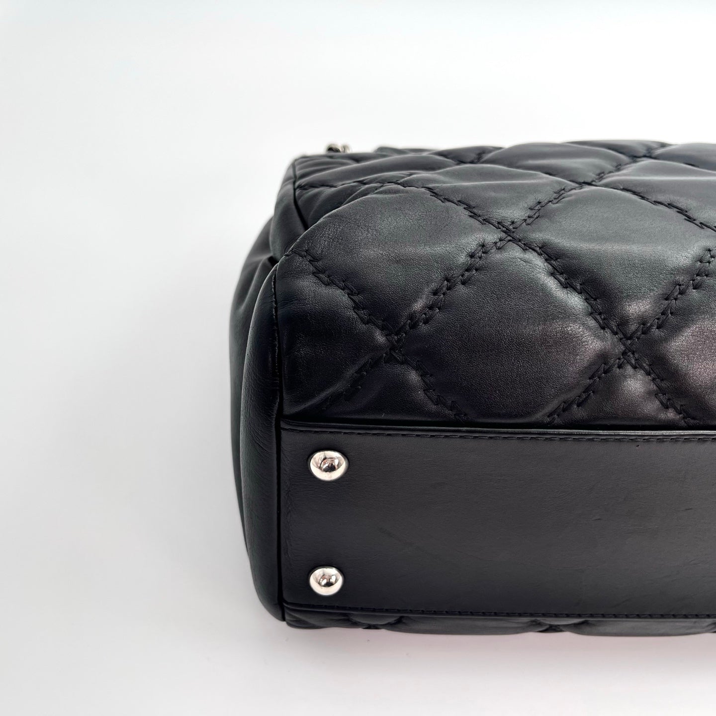 Chanel Caviar Leather Out-Seam Enamel Buckle Shoulder Tote – Black [Used]