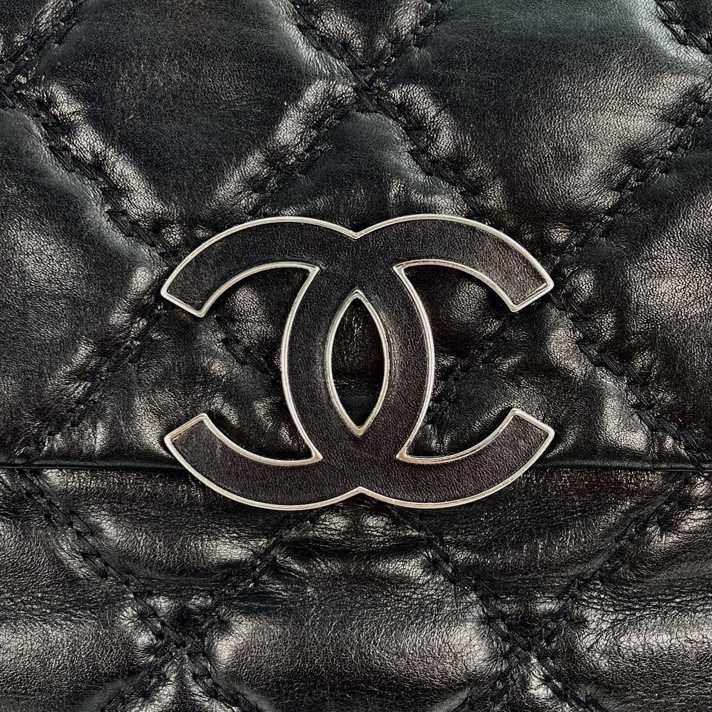 Chanel Caviar Leather Out-Seam Enamel Buckle Shoulder Tote – Black [Used]