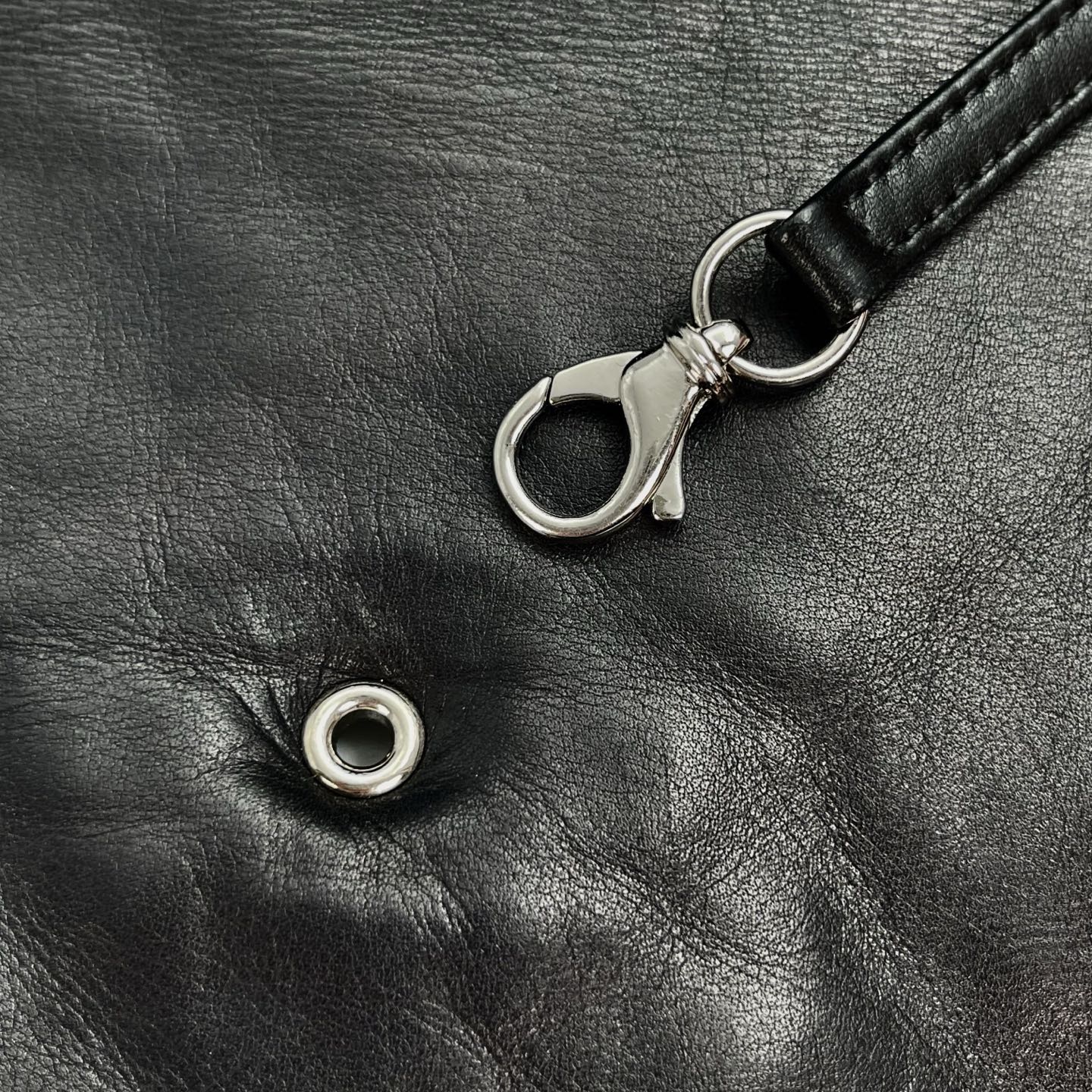 Chanel Caviar Leather Out-Seam Enamel Buckle Shoulder Tote – Black [Used]