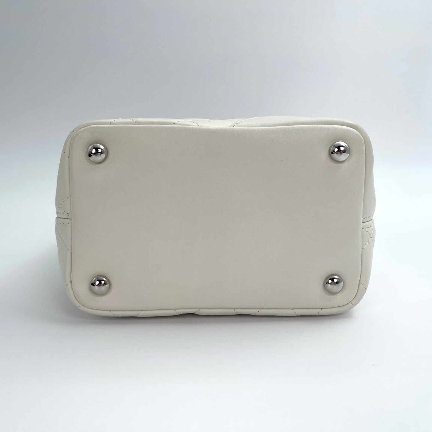 Chanel Pearl White Calfskin Python Trim Cambon Ligne Tote Bag – Pearl White [Used]