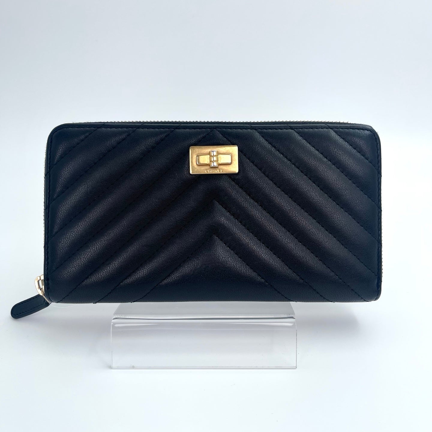 Chanel Black and Gold 2.55 V-Stitch Caviar Leather Long Zip Wallet – Black/Gold [Used]