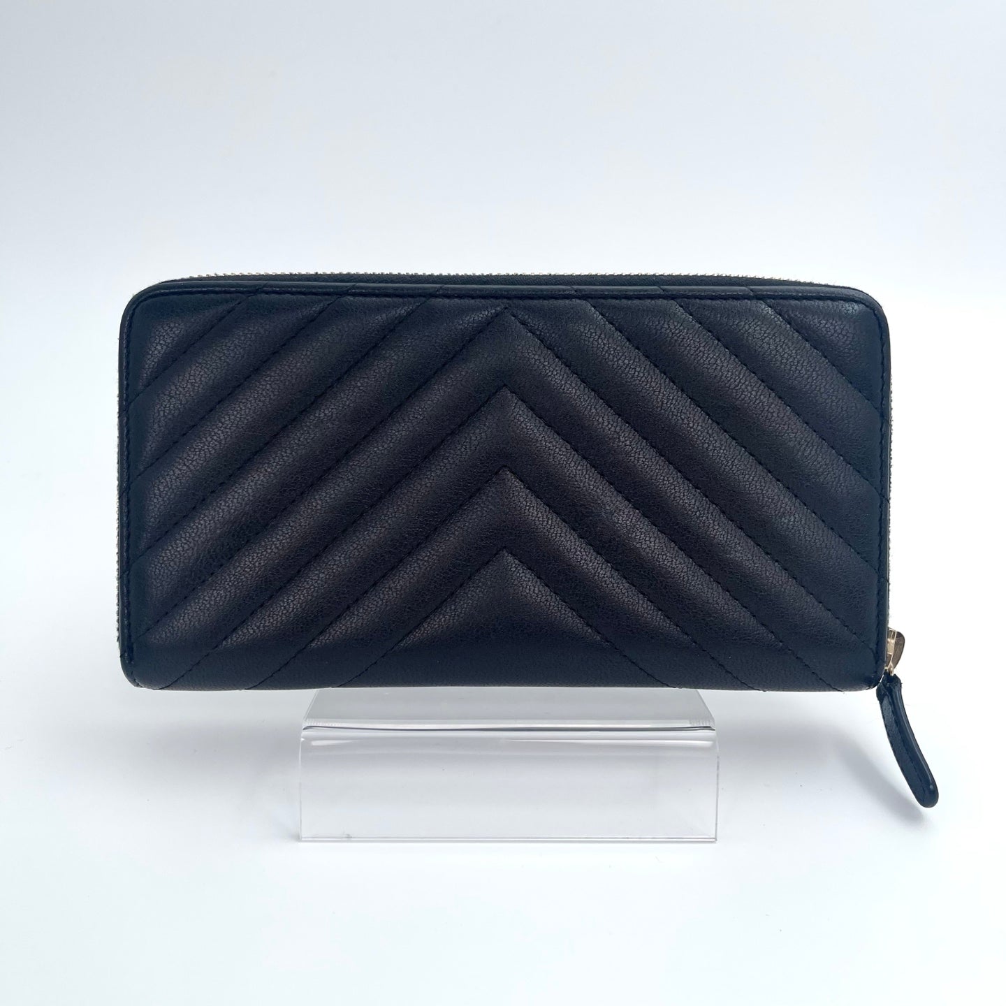 Chanel Black and Gold 2.55 V-Stitch Caviar Leather Long Zip Wallet – Black/Gold [Used]