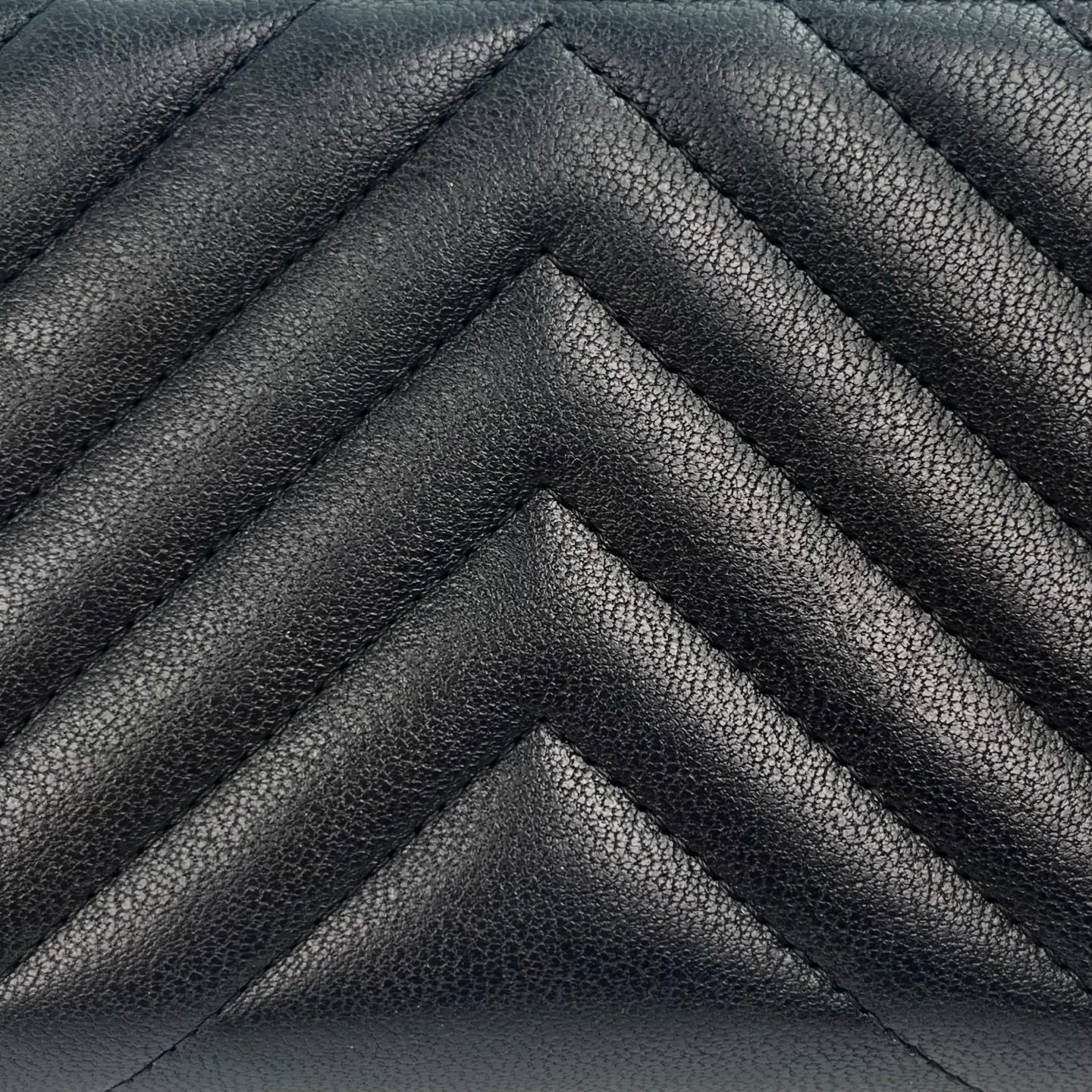 Chanel Black and Gold 2.55 V-Stitch Caviar Leather Long Zip Wallet – Black/Gold [Used]