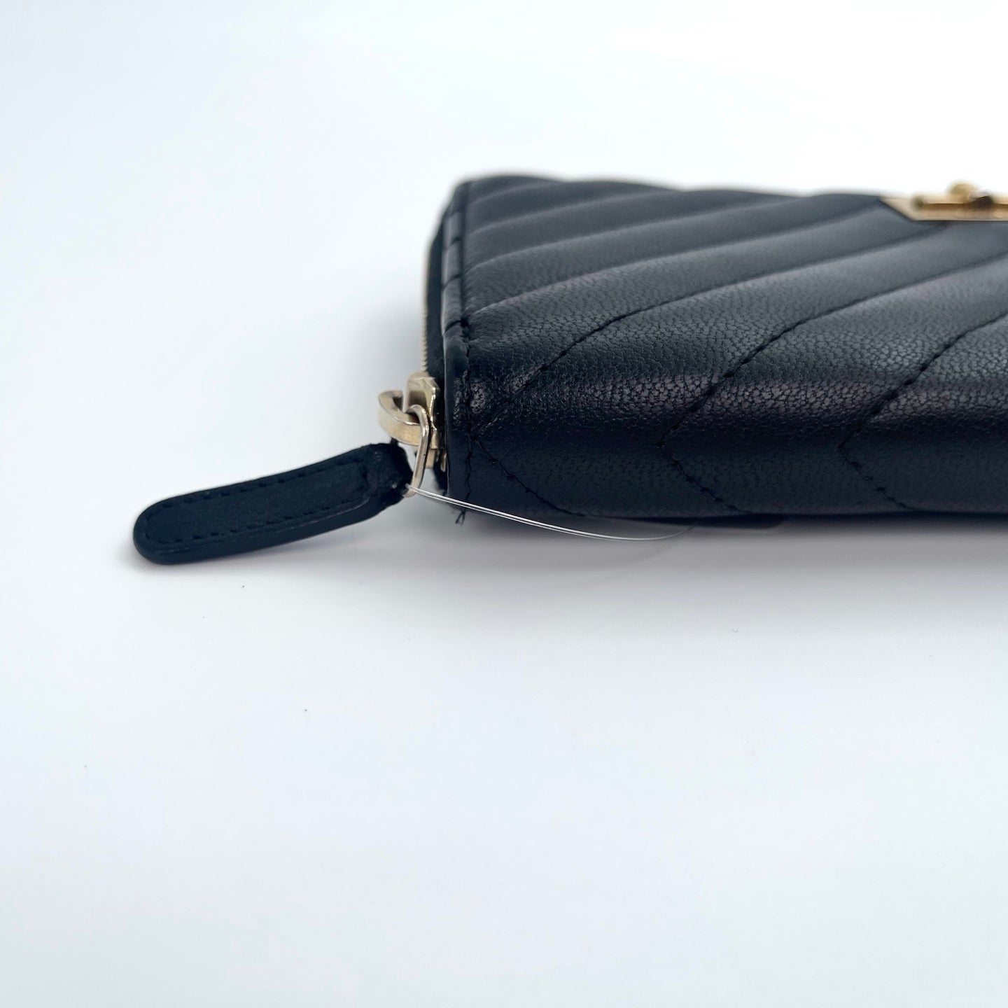 Chanel Black and Gold 2.55 V-Stitch Caviar Leather Long Zip Wallet – Black/Gold [Used]