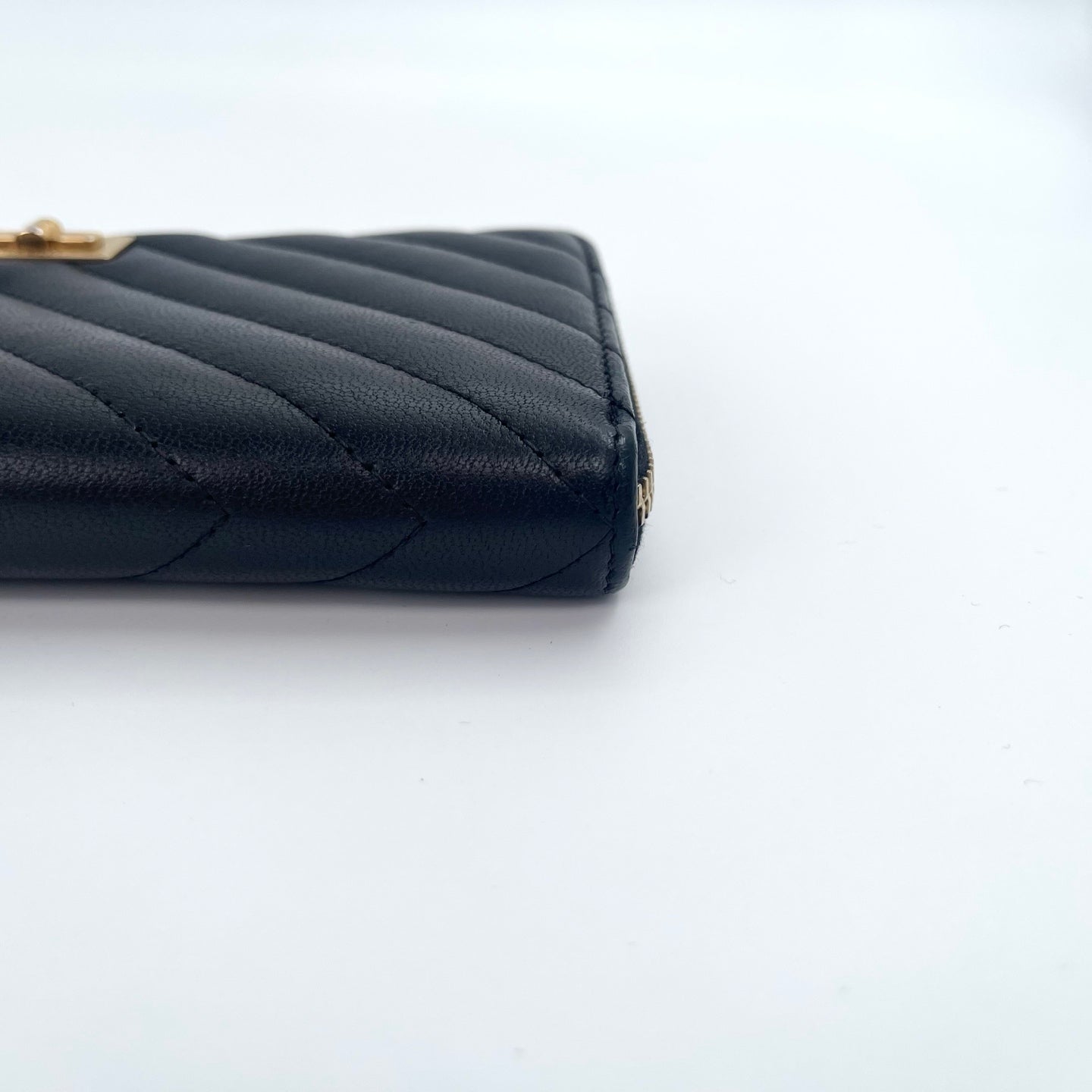 Chanel Black and Gold 2.55 V-Stitch Caviar Leather Long Zip Wallet – Black/Gold [Used]