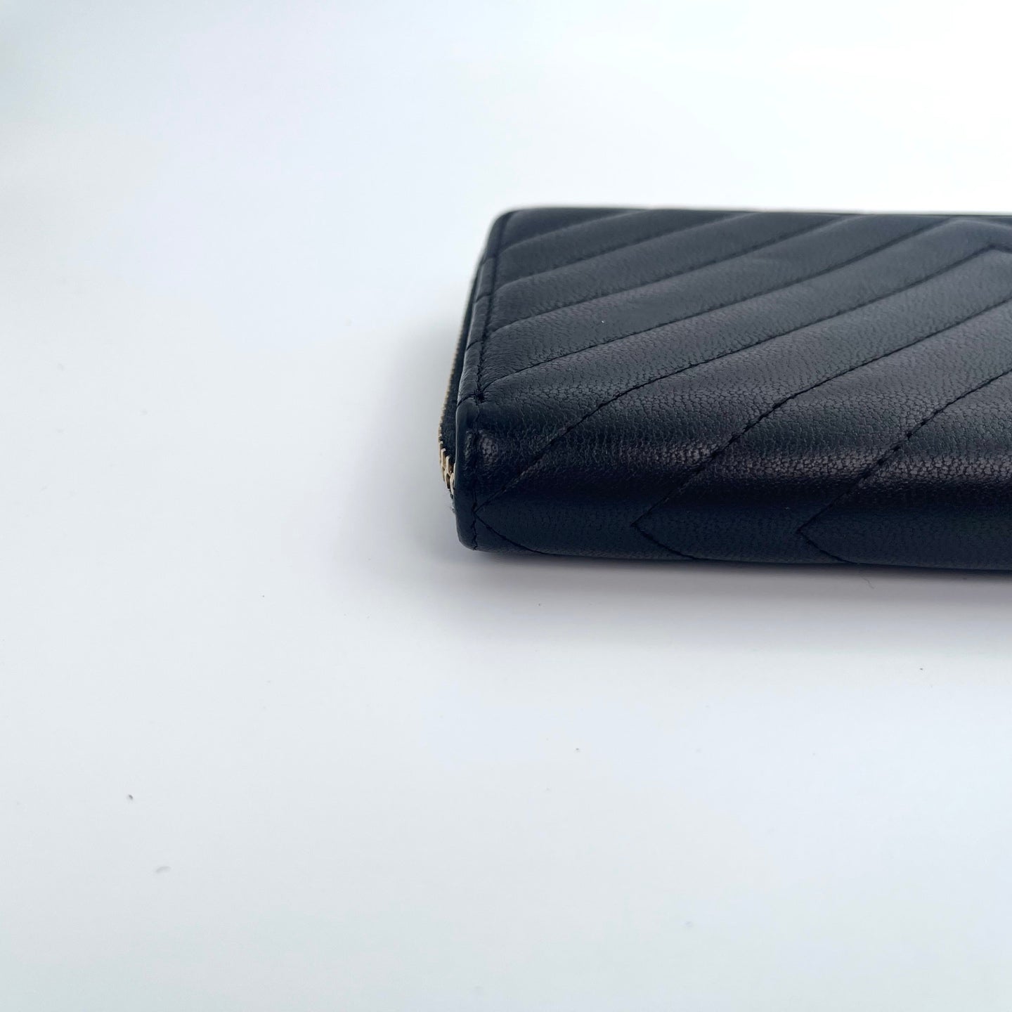 Chanel Black and Gold 2.55 V-Stitch Caviar Leather Long Zip Wallet – Black/Gold [Used]