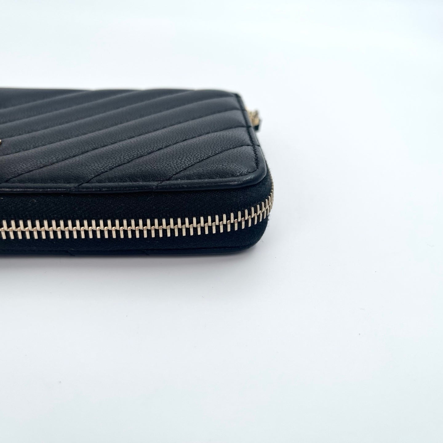 Chanel Black and Gold 2.55 V-Stitch Caviar Leather Long Zip Wallet – Black/Gold [Used]