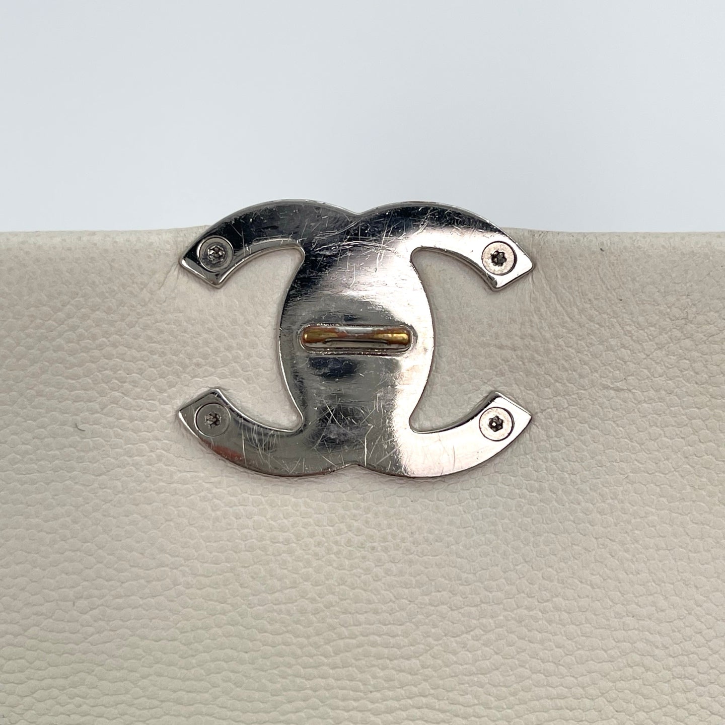 Chanel White Quilted Caviar Leather Black CC Chain Shoulder Bag – White/Black [Used]