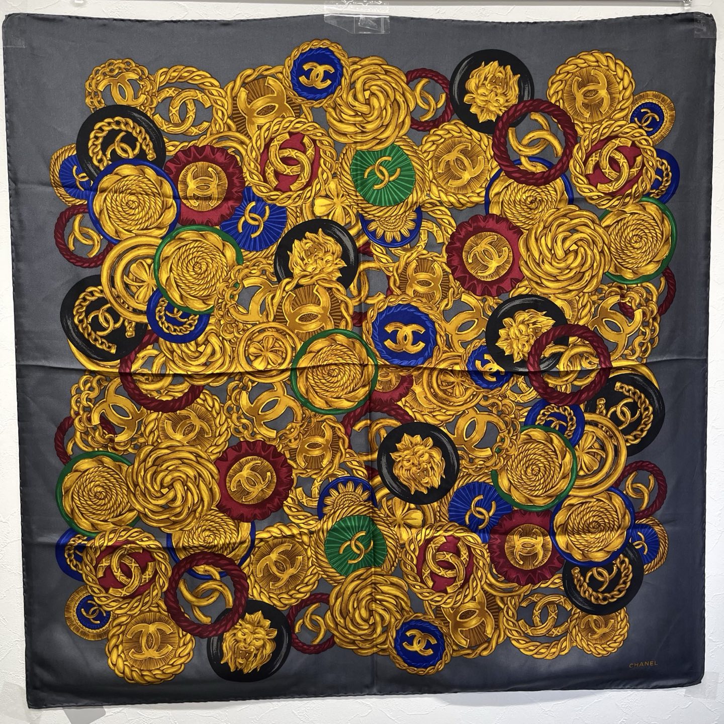 Chanel Gray Silk Scarf with Multicolor CC Graphic 95×95 – Gray/Gold/Multicolor [Used]
