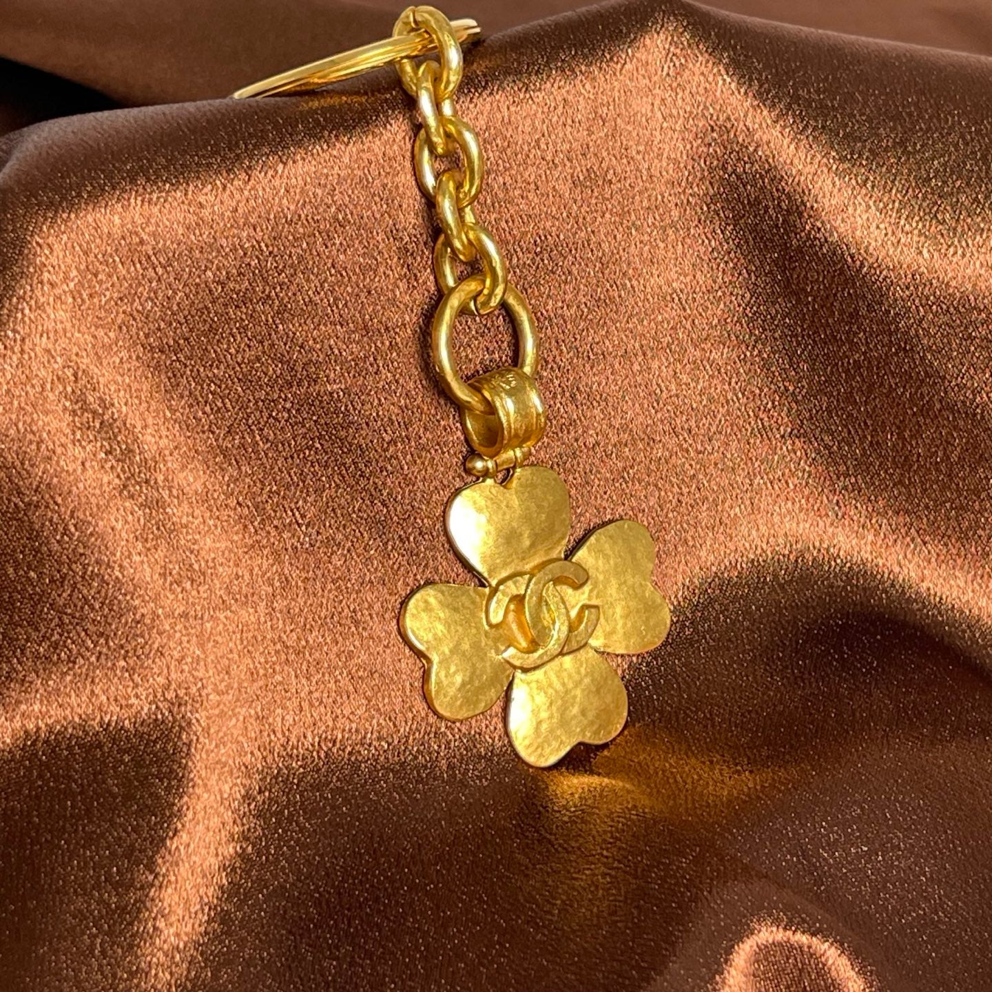 Chanel Gold-Tone Metal Double-Sided Clover Key Holder 95P [Used]