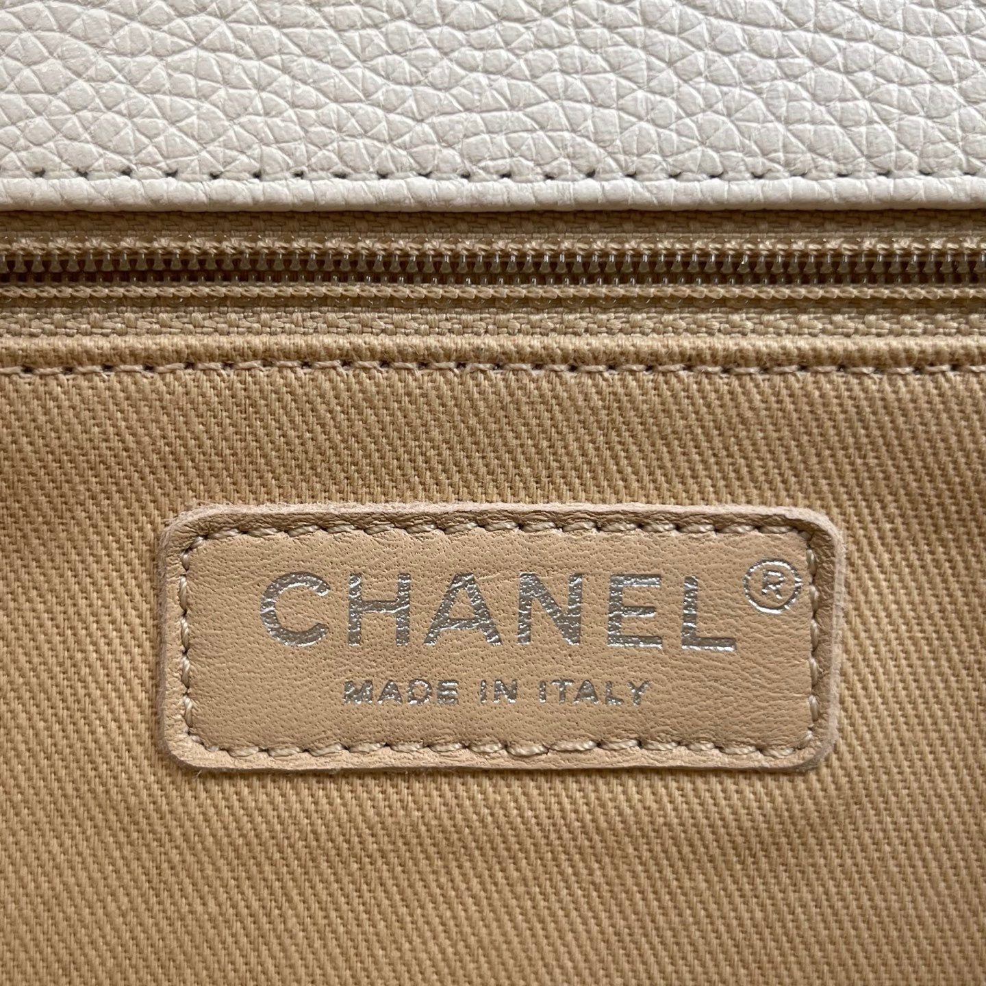 Chanel Flap Messenger Bag Milk White Caviar Leather Silver Hardware Medium[used]