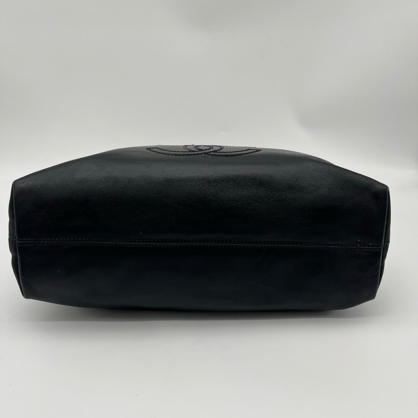 Chanel Black Lambskin Outline Logo Tortoiseshell Handle Tote Bag [Used]