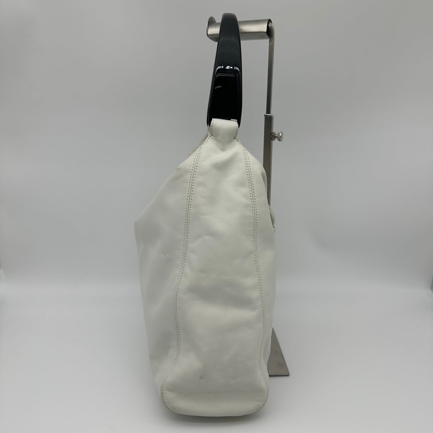 Chanel White Lambskin Black Acrylic Handle Hobo Shoulder Bag [Used]