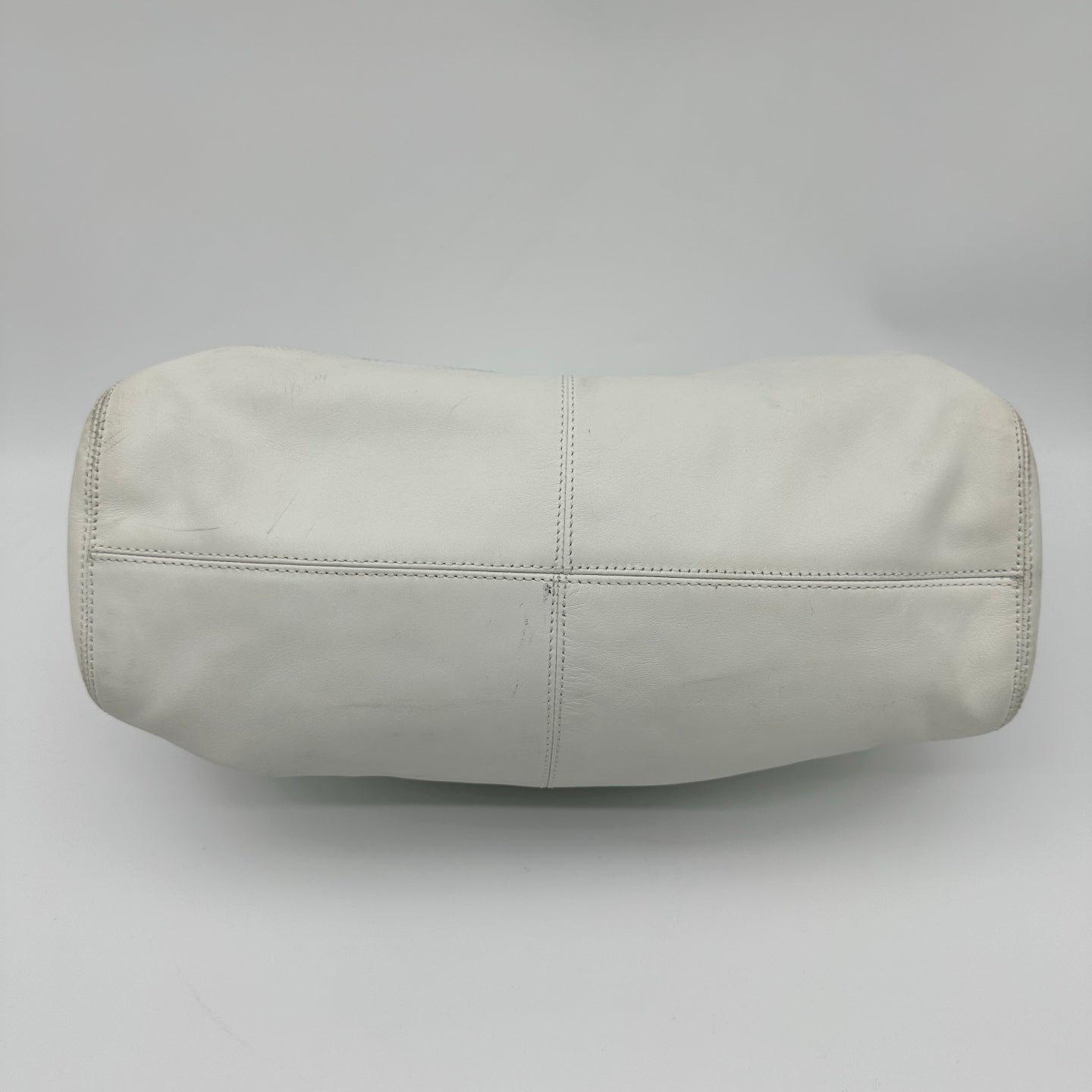 Chanel White Lambskin Black Acrylic Handle Hobo Shoulder Bag [Used]