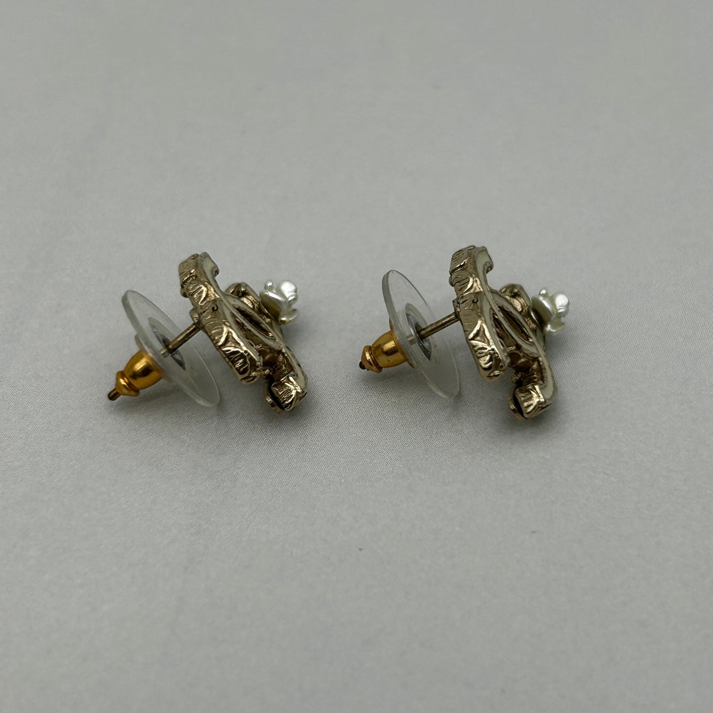 Chanel 12A White Camellia Coco Mark Stud Earrings [Used]