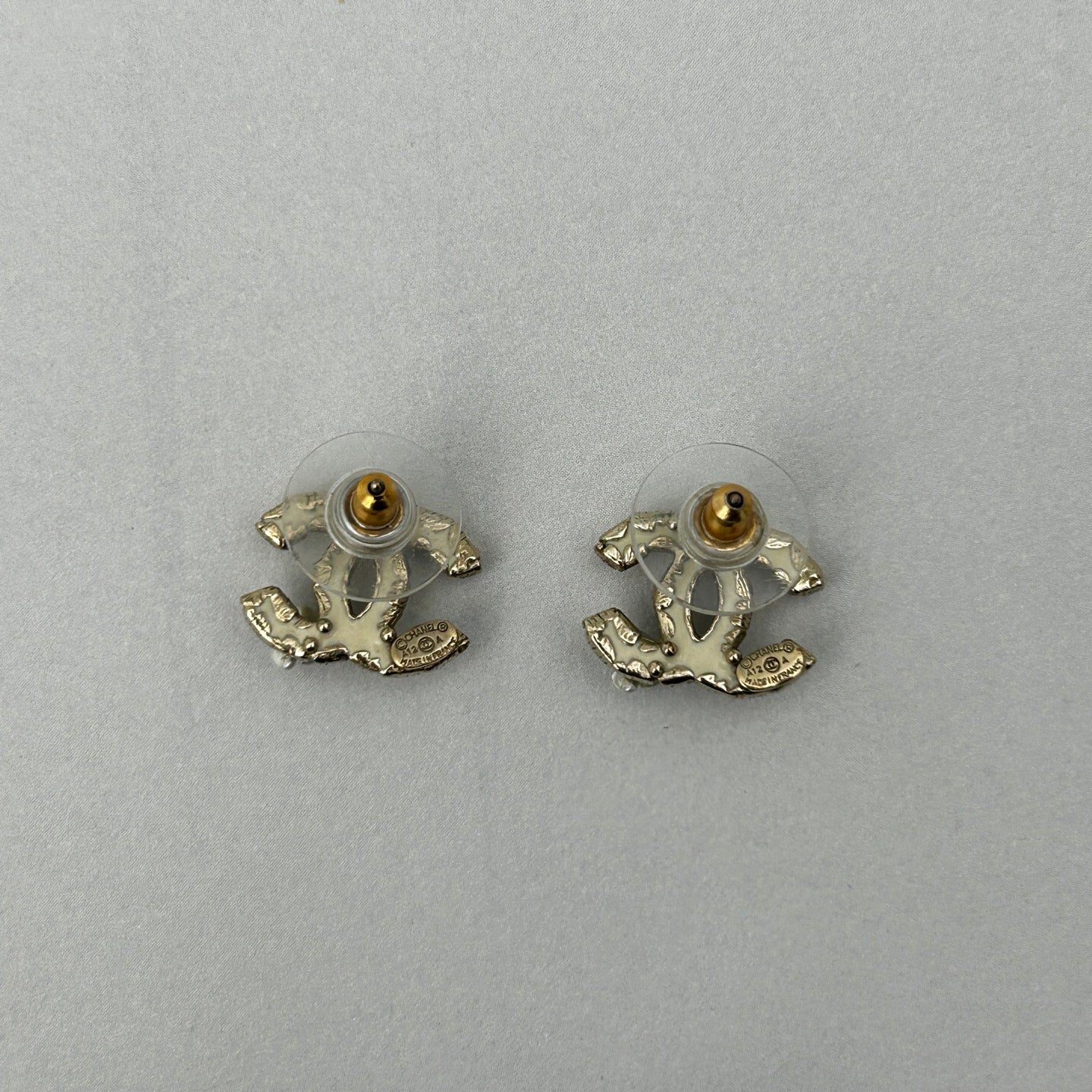 Chanel 12A White Camellia Coco Mark Stud Earrings [Used]