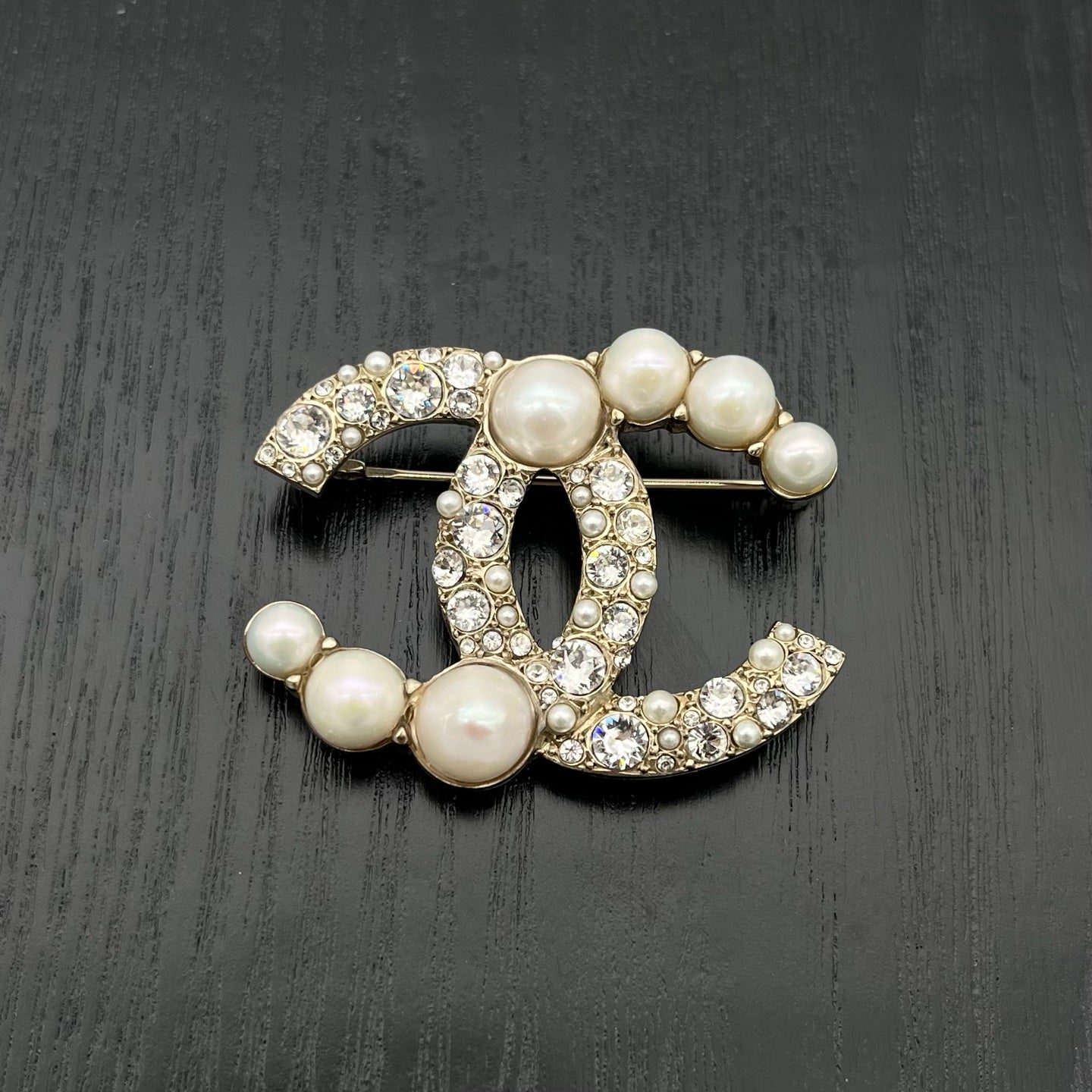 Chanel Gold-Tone Crystal & Pearl CC Brooch [Used]
