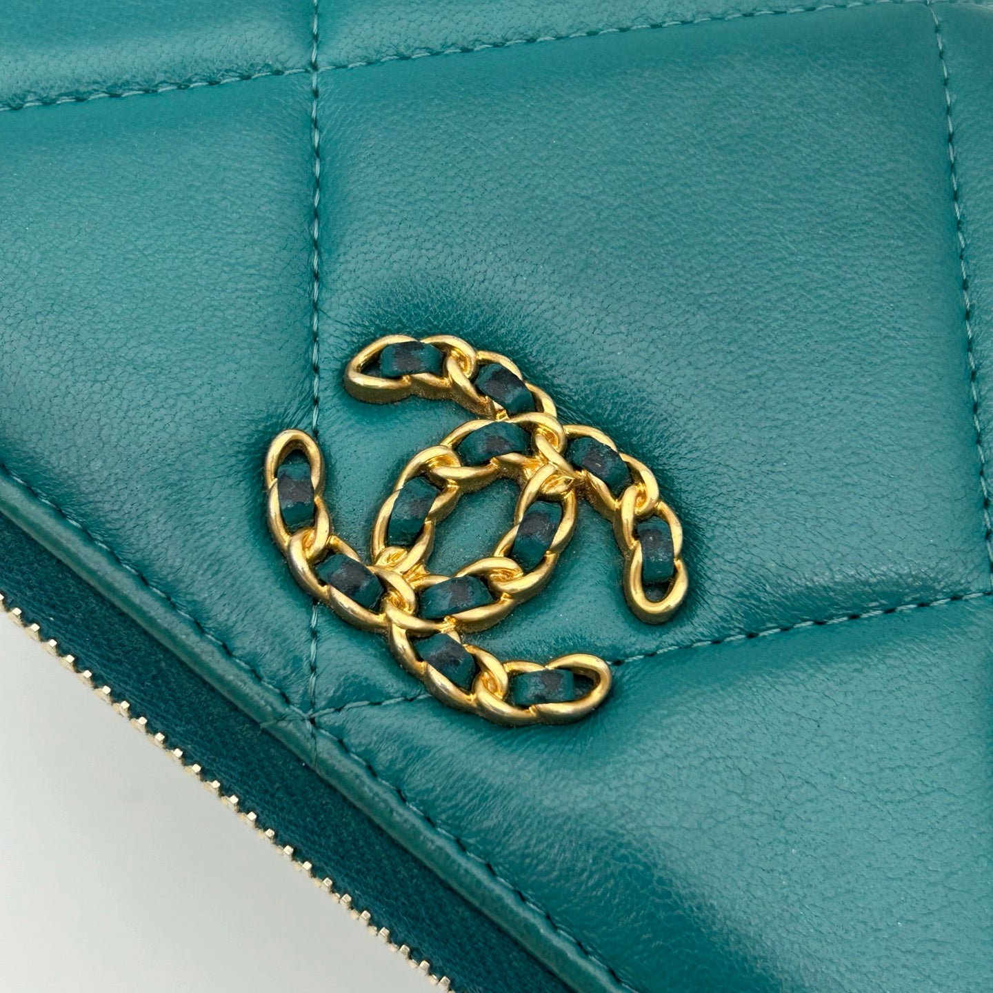 Chanel Peacock Green Lambskin Quilted Long Zip Wallet with Gold Hardware [Used]