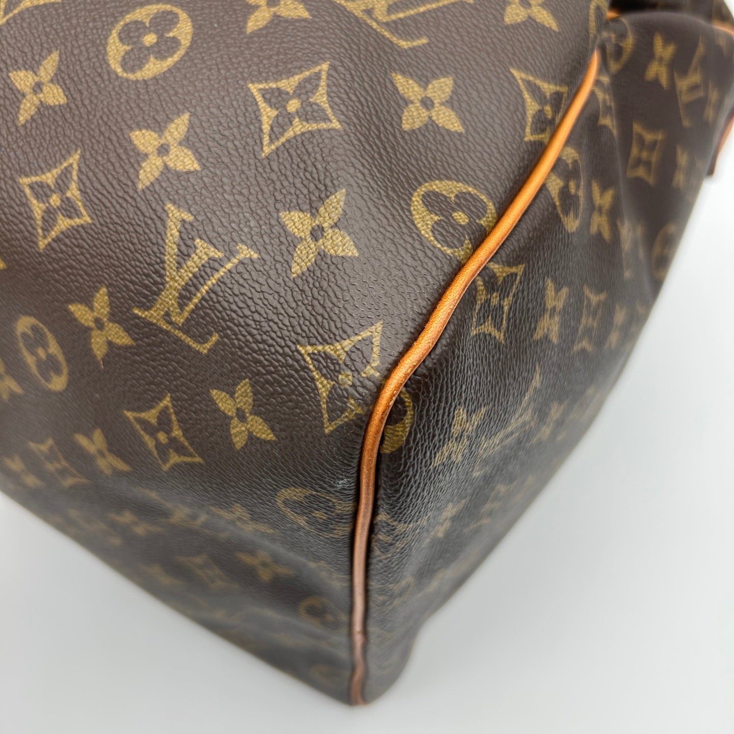 Louis Vuitton Monogram Keepall 55 Travel Bag [Used]