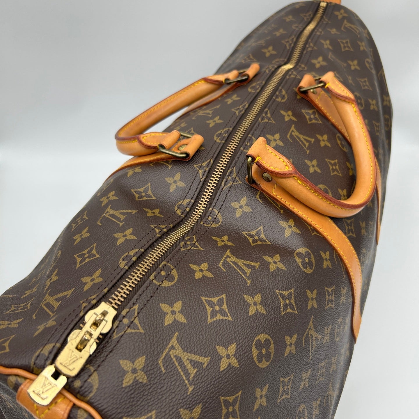 Louis Vuitton Monogram Keepall 55 Travel Bag [Used]