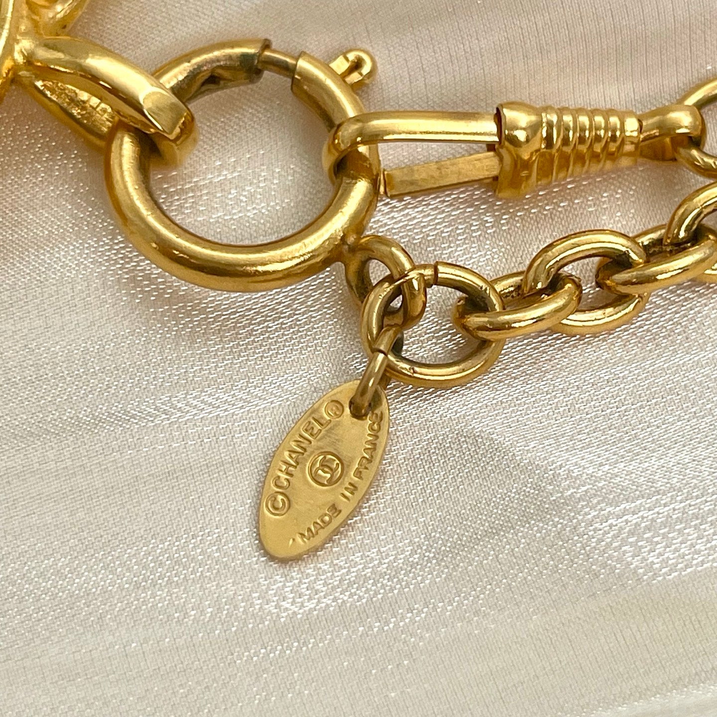 Chanel Matelassé Vintage Gold-Tone Necklace [Used]