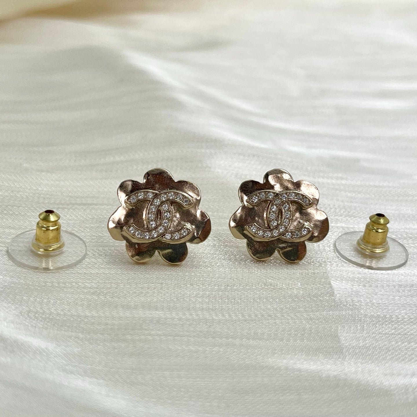 Chanel 25Y coco mark flower piercing[Used]