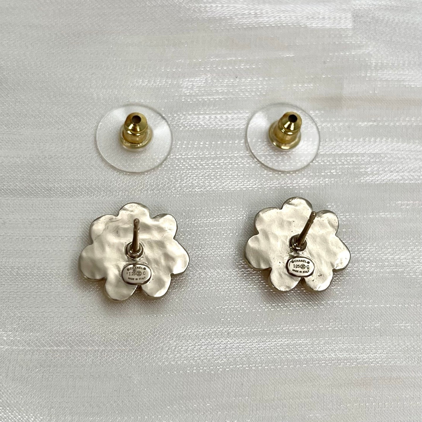 Chanel 25Y coco mark flower piercing[Used]