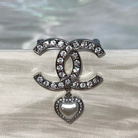 Chanel Coco Mark Heart Brooch with Rhinestones & Pearls – Silver [Used]